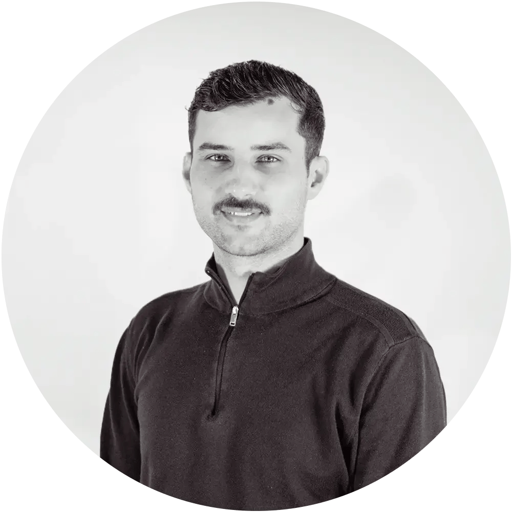 Aronel Daniel Manea Headshot